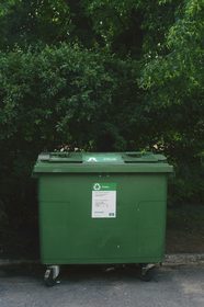Ein Mülleimer für Recycling